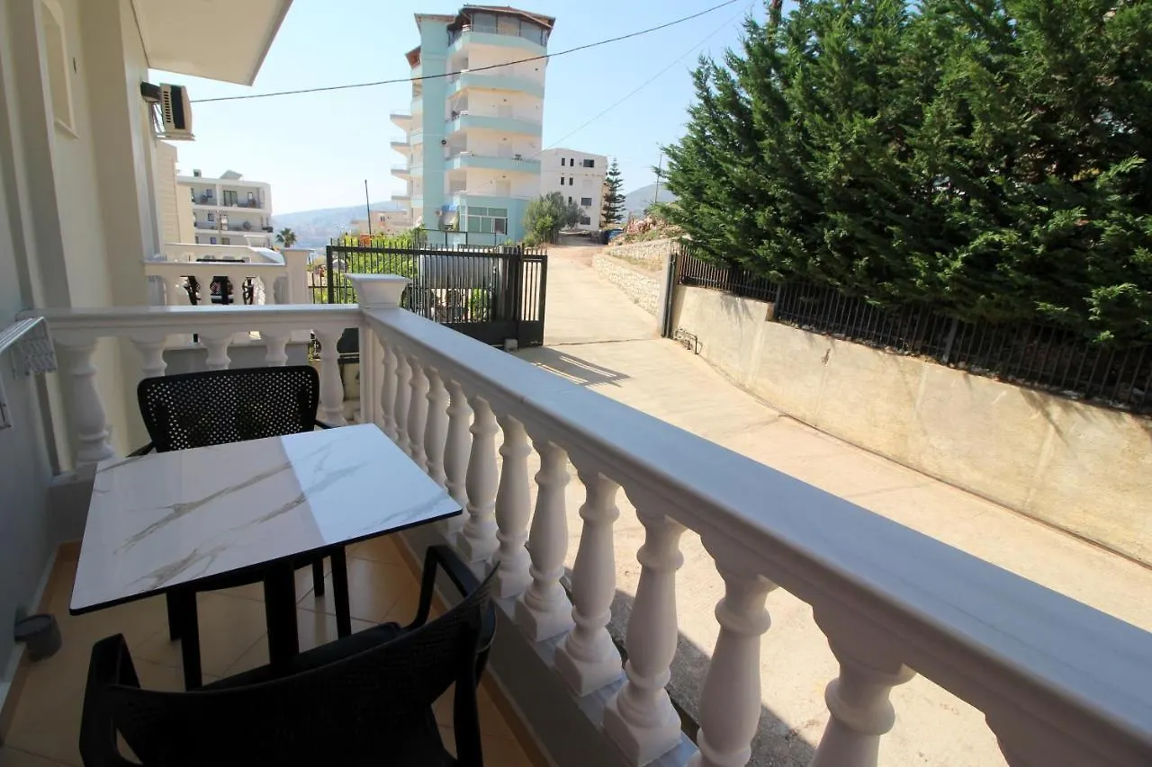 Saranda Rooms 3*, סרנדה