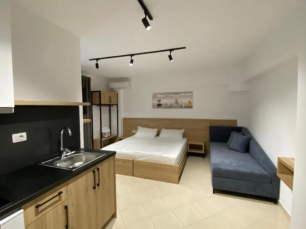Saranda Rooms 3*, סרנדה