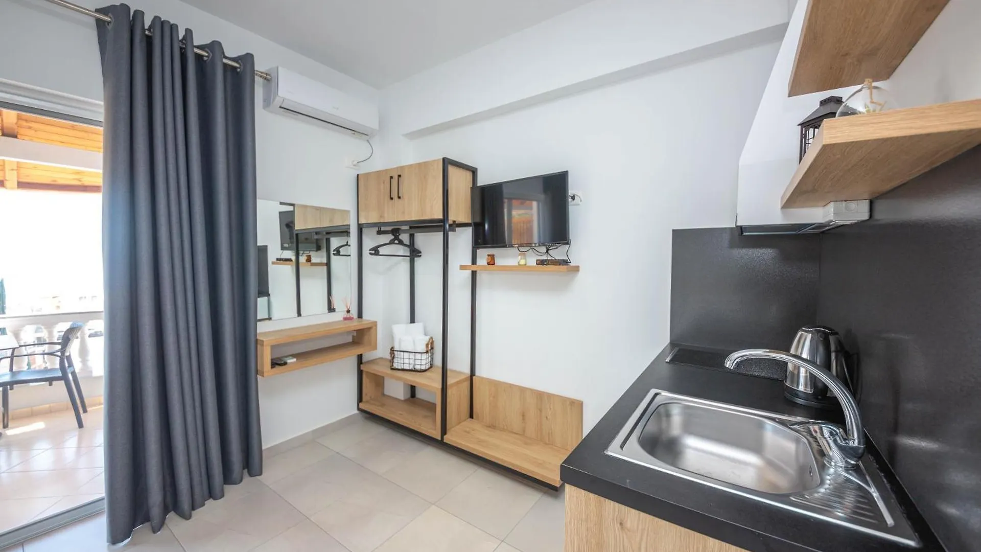 *** בית הארחה Saranda Rooms אלבניה