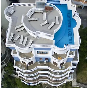 Hotel Monte Cristo With Rooftop Pool
